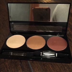 DB Eyes Cheeks and Lip Pallete-never used